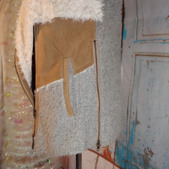 Saturday Sunday soft faux fur zipper sweater jacket vest/size M/cream tan grey - Picture 4 of 11